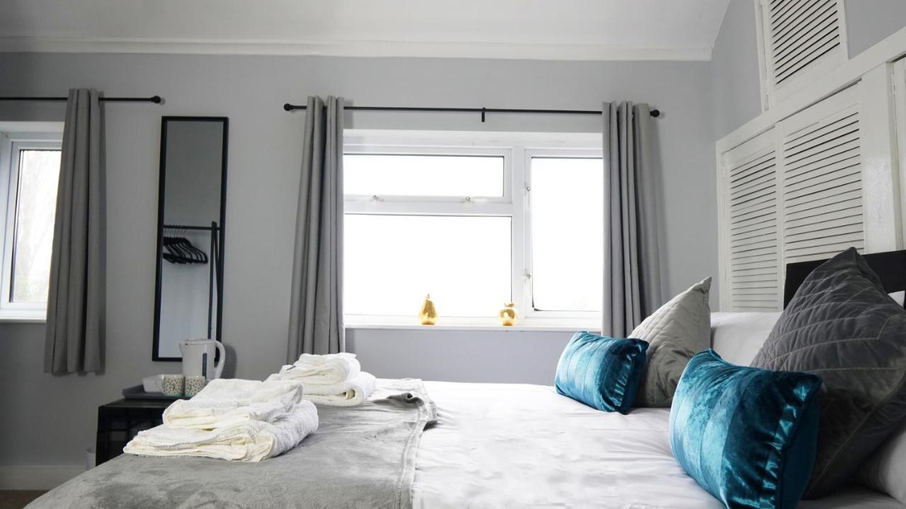 Portobello House - Four Bedroom House perfect for CONTRACTORS - Sleeps 6 - FREE parking Wolverhampton Esterno foto