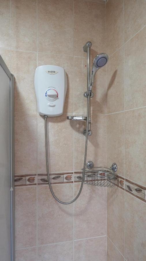 Portobello House - Four Bedroom House perfect for CONTRACTORS - Sleeps 6 - FREE parking Wolverhampton Esterno foto