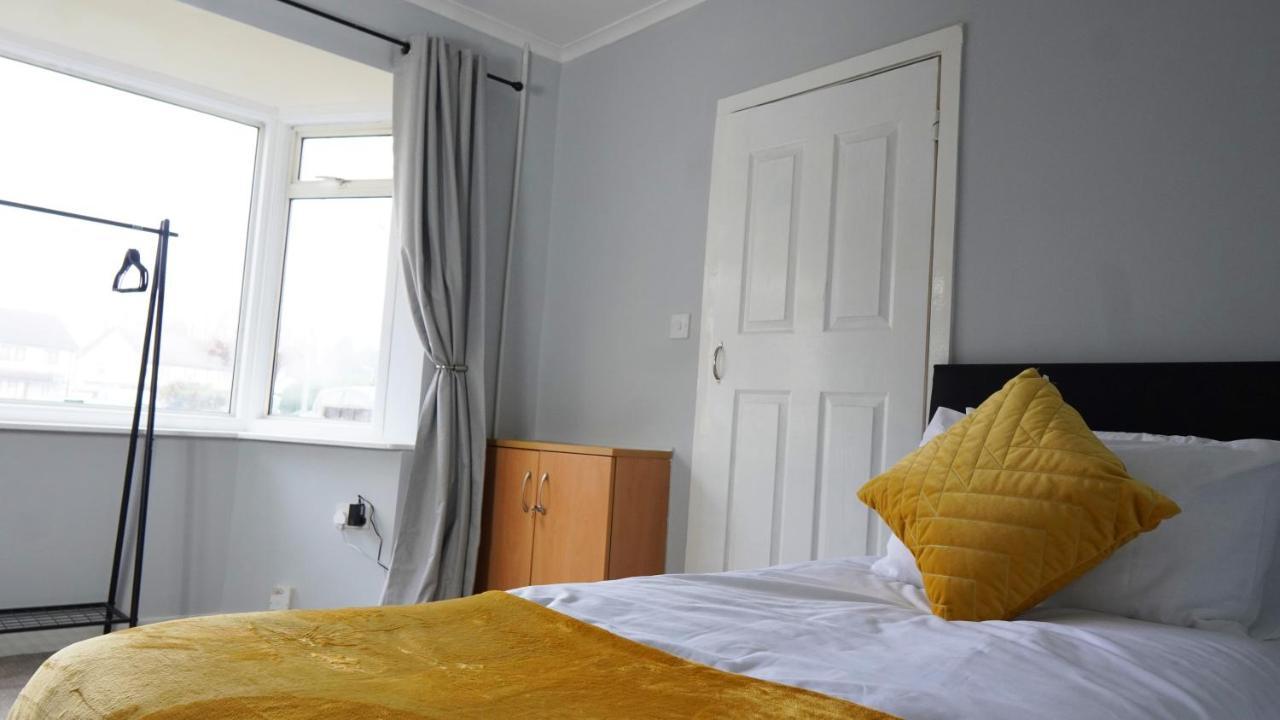 Portobello House - Four Bedroom House perfect for CONTRACTORS - Sleeps 6 - FREE parking Wolverhampton Esterno foto