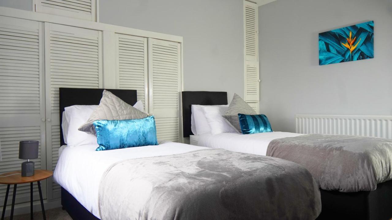 Portobello House - Four Bedroom House perfect for CONTRACTORS - Sleeps 6 - FREE parking Wolverhampton Esterno foto