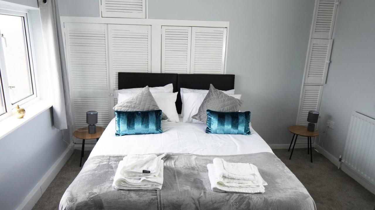 Portobello House - Four Bedroom House perfect for CONTRACTORS - Sleeps 6 - FREE parking Wolverhampton Esterno foto