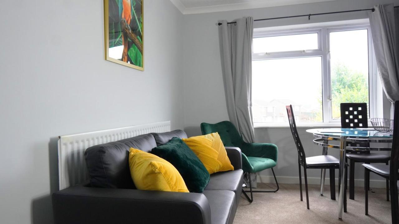 Portobello House - Four Bedroom House perfect for CONTRACTORS - Sleeps 6 - FREE parking Wolverhampton Esterno foto