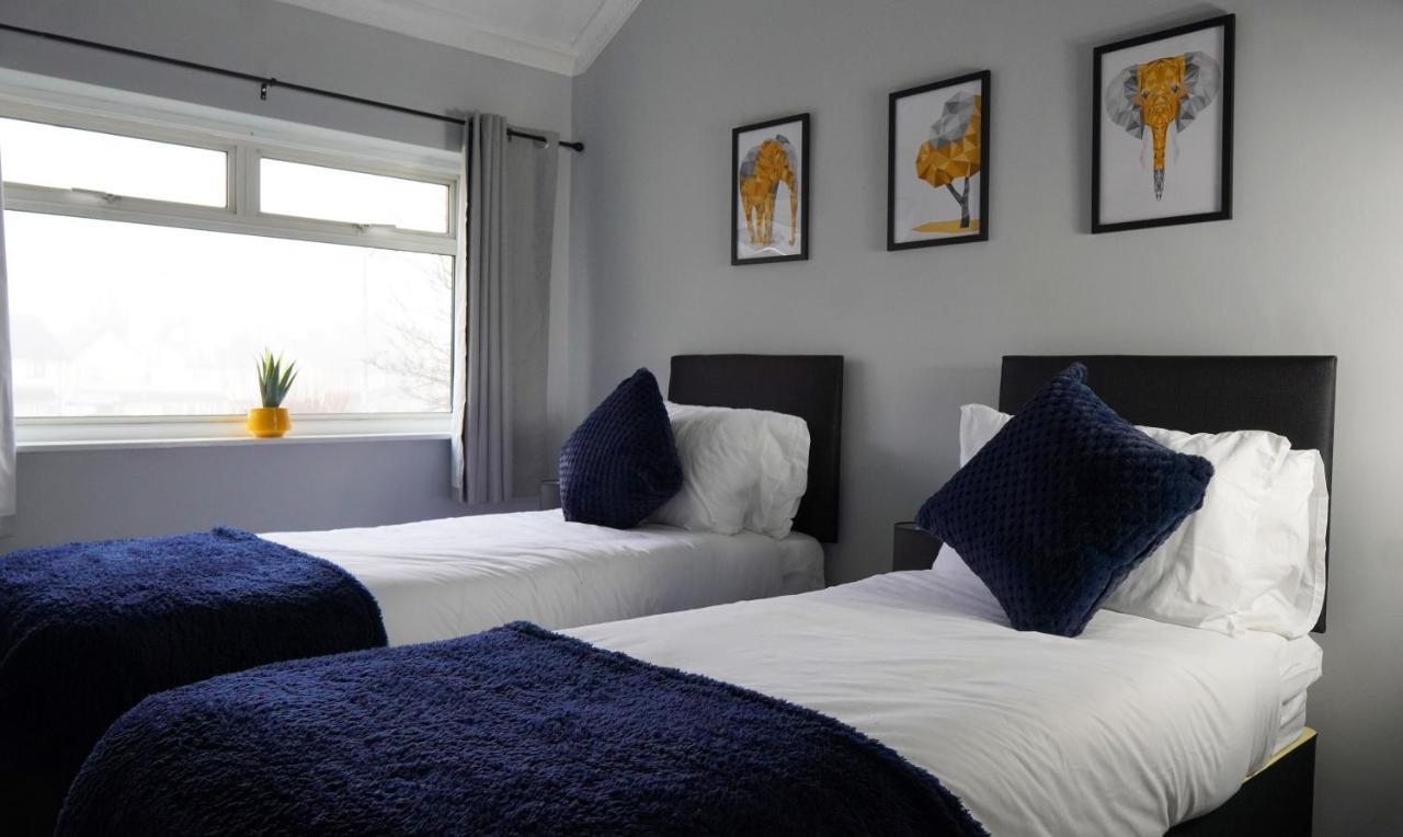 Portobello House - Four Bedroom House perfect for CONTRACTORS - Sleeps 6 - FREE parking Wolverhampton Esterno foto